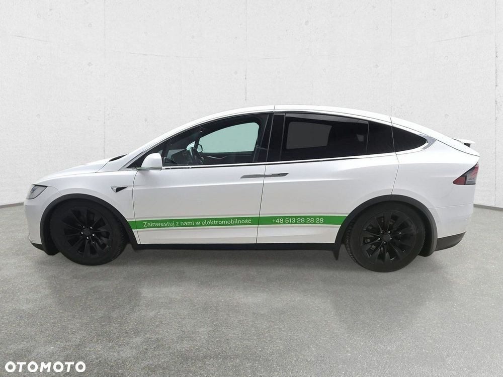 Tesla Model X - 4