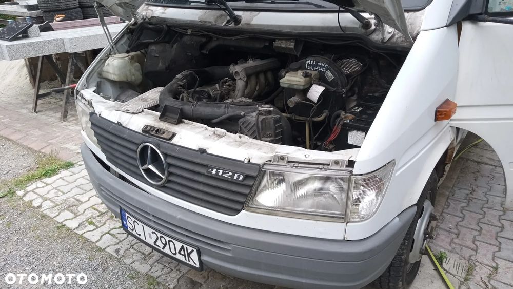 Mercedes-Benz 412D - 14