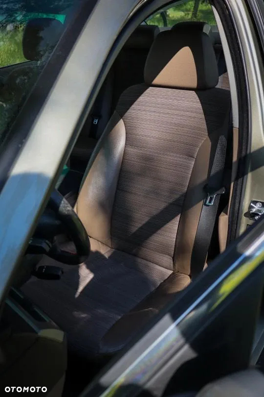 BMW Seria 5 520i - 15