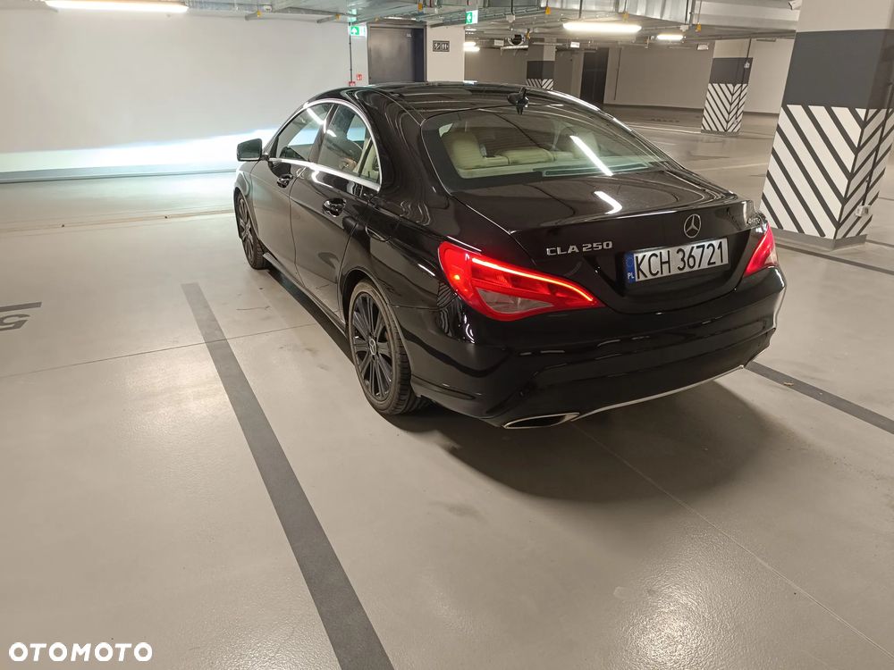 Mercedes-Benz CLA 250 4Matic 7G-DCT - 19