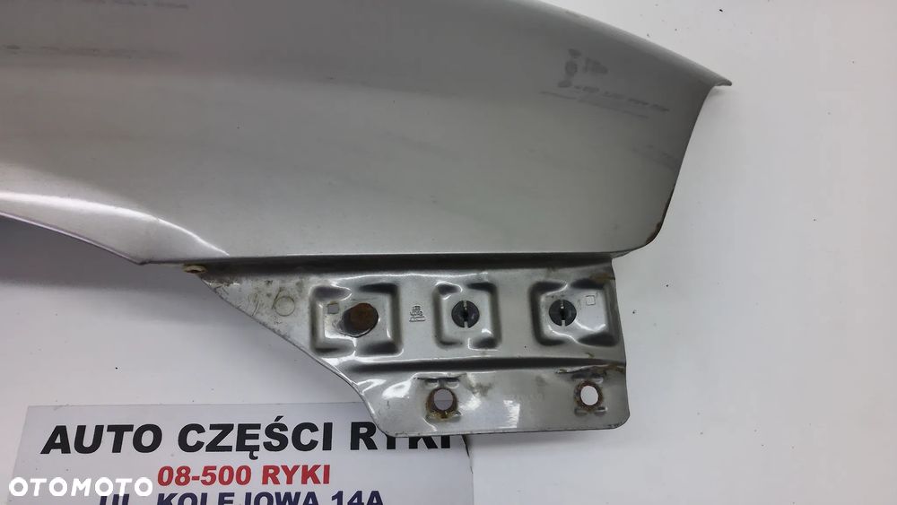 Seat Ibiza III Błotnik Prawy Przód L57U - 4