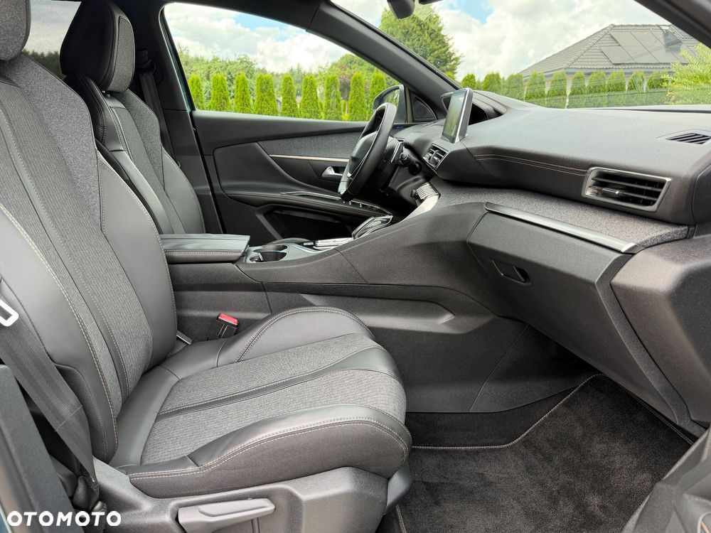 Peugeot 5008 THP 165 EAT6 Allure - 33