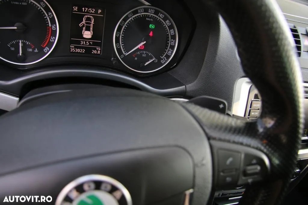 Skoda Octavia 2.0 TDI CR DPF DSG RS - 17