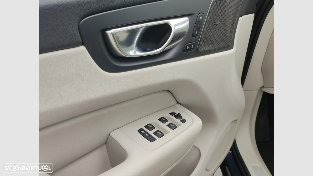 Volvo XC 60 2.0 T6 PHEV Plus Dark AWD - 14