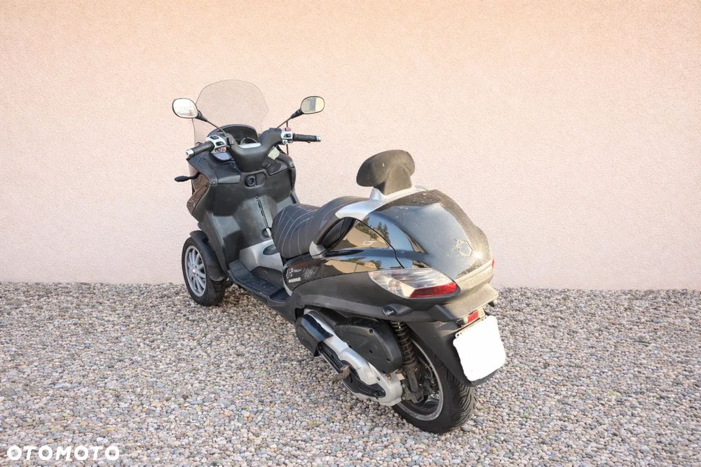 Piaggio MP-3 - 10