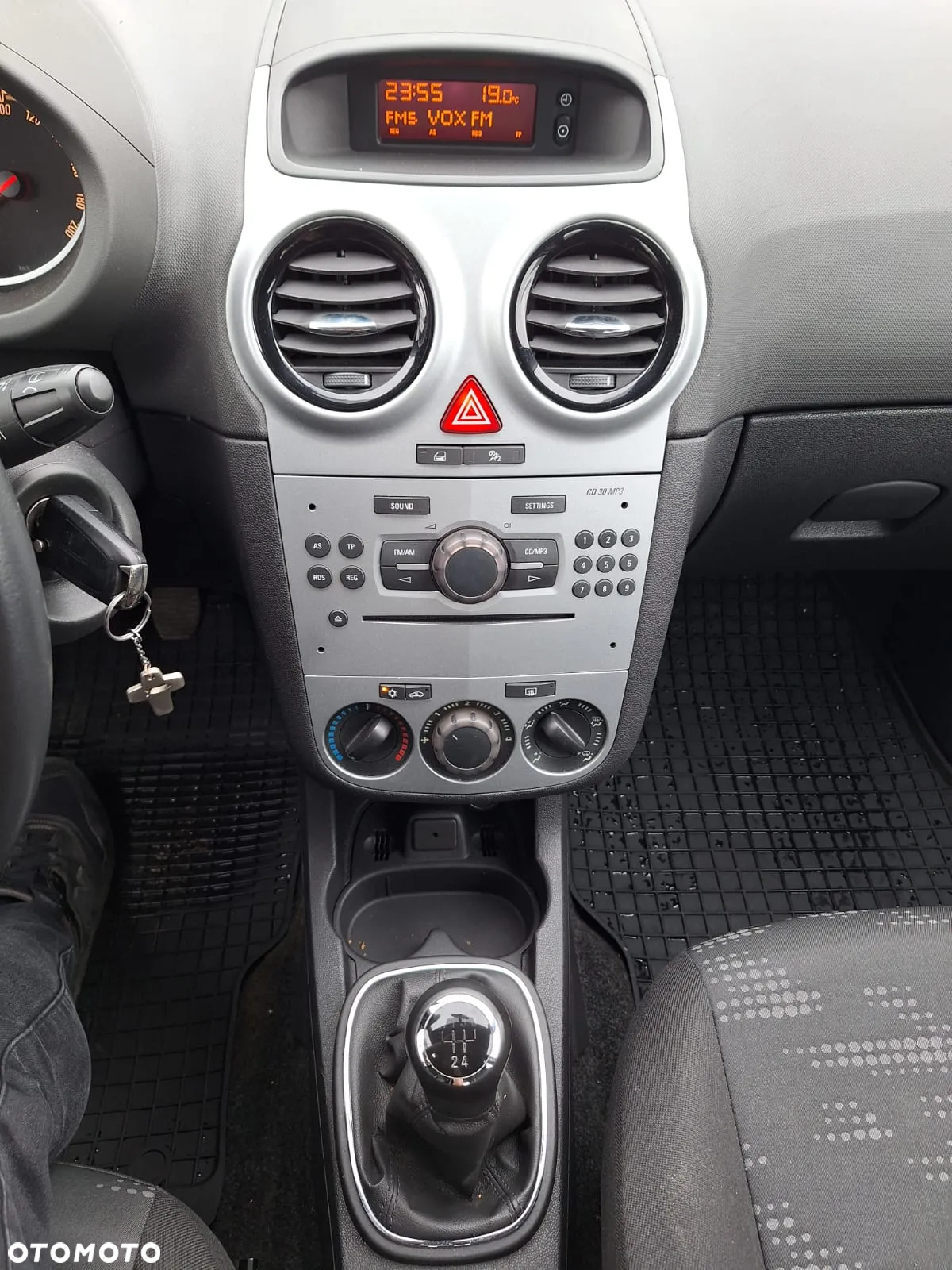Opel Corsa - 25