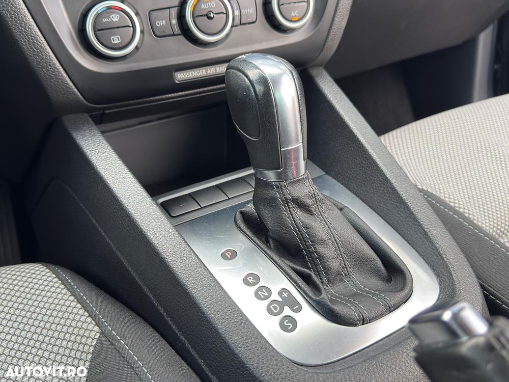 Volkswagen Jetta - 7