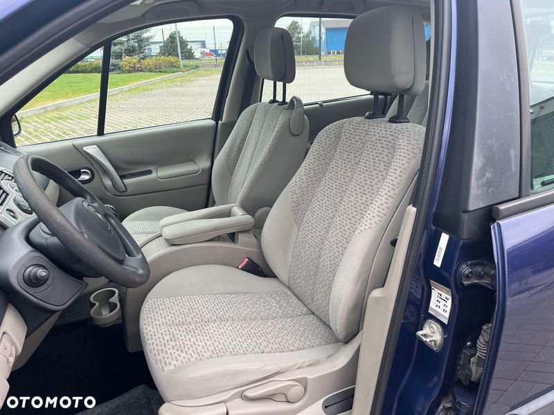 Renault Scenic 1.6 16V Confort Privilege - 19