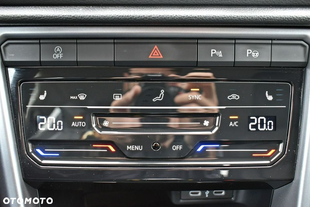 Volkswagen T-Roc 1.5 TSI Life DSG - 24