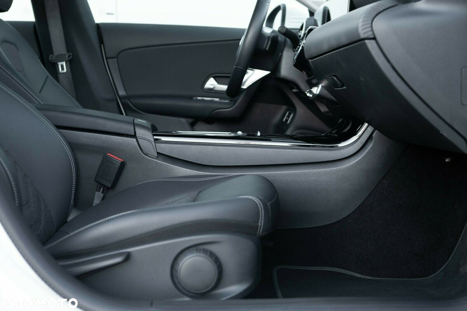 Mercedes-Benz CLA 200 7G-DCT - 27