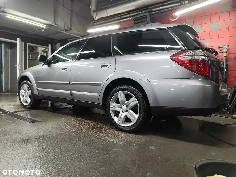Subaru Outback - 1