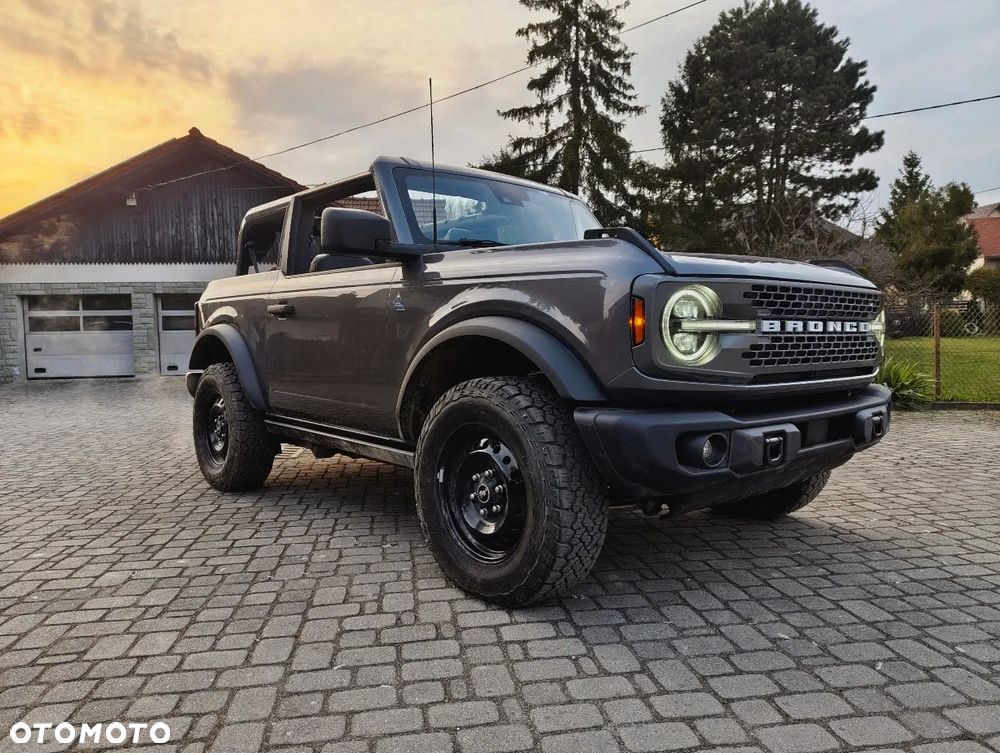 Ford Bronco - 38