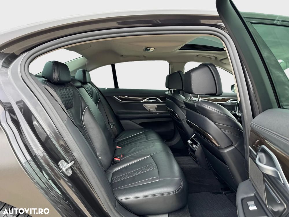 BMW Seria 7 730d - 8