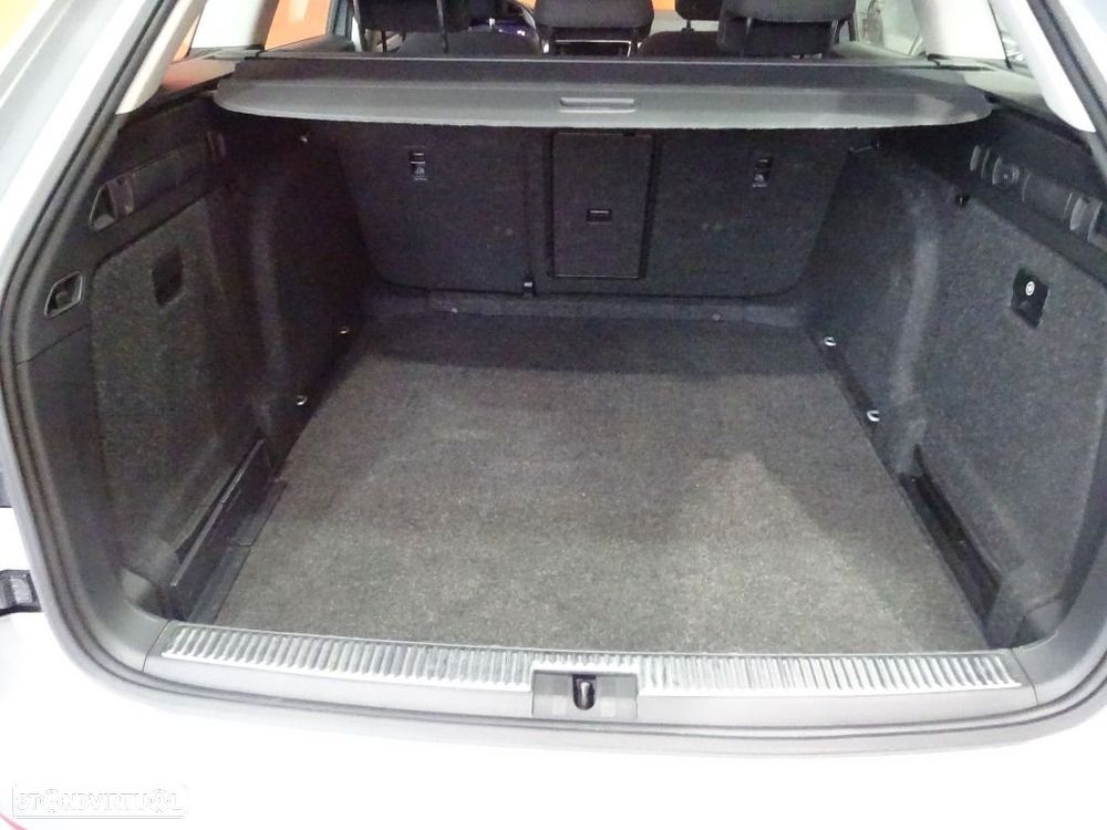 Skoda Superb Break 2.0 TDI Ambition DSG - 33