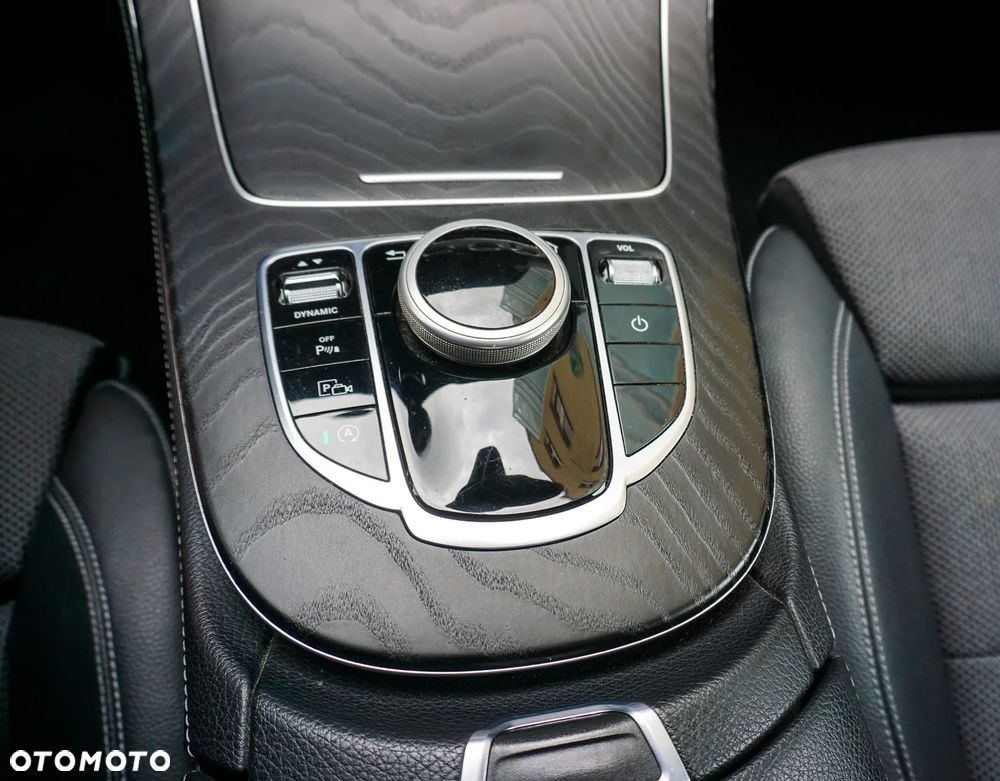 Mercedes-Benz Klasa E 200 CGI BlueEFFICIENCY Automatik Avantgarde - 28