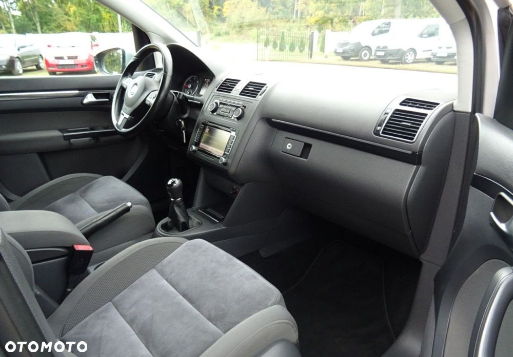 Volkswagen Touran 2.0 TDI DPF Highline - 10