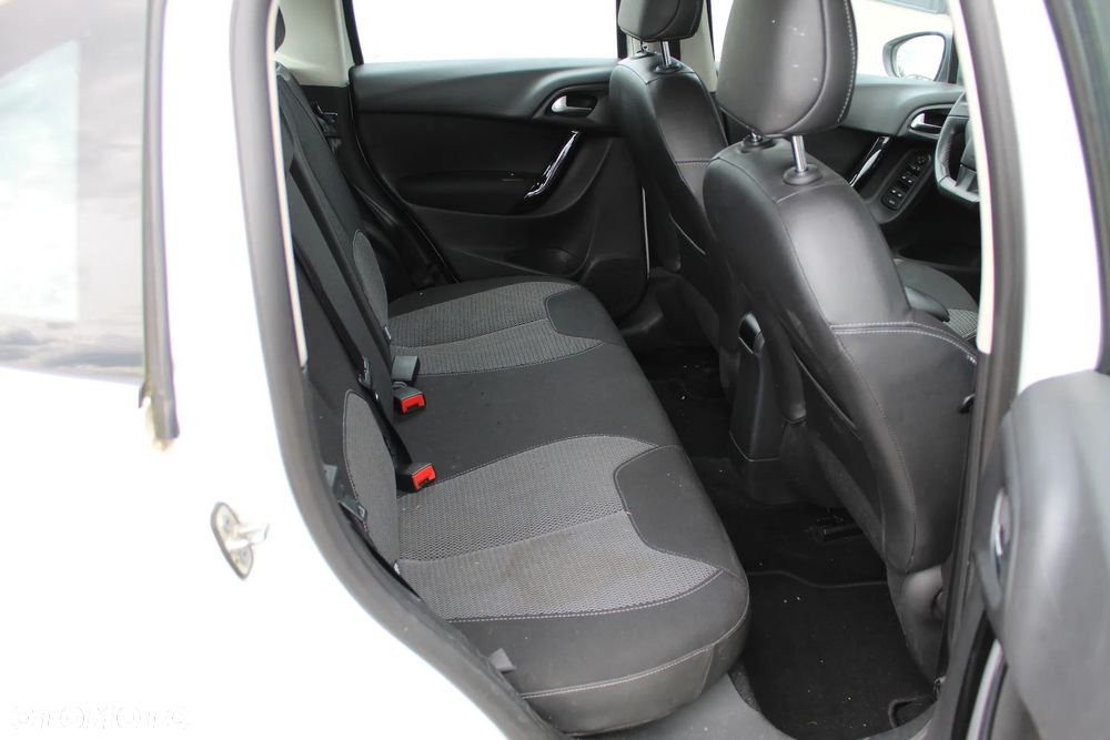 Citroën C3 1.2 PureTech Selection - 14
