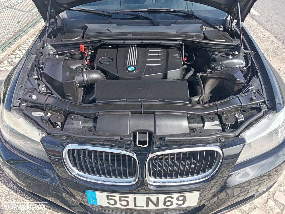 BMW 320 d LifeStyle - 16