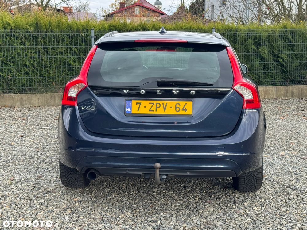Volvo V60 D2 Summum - 8
