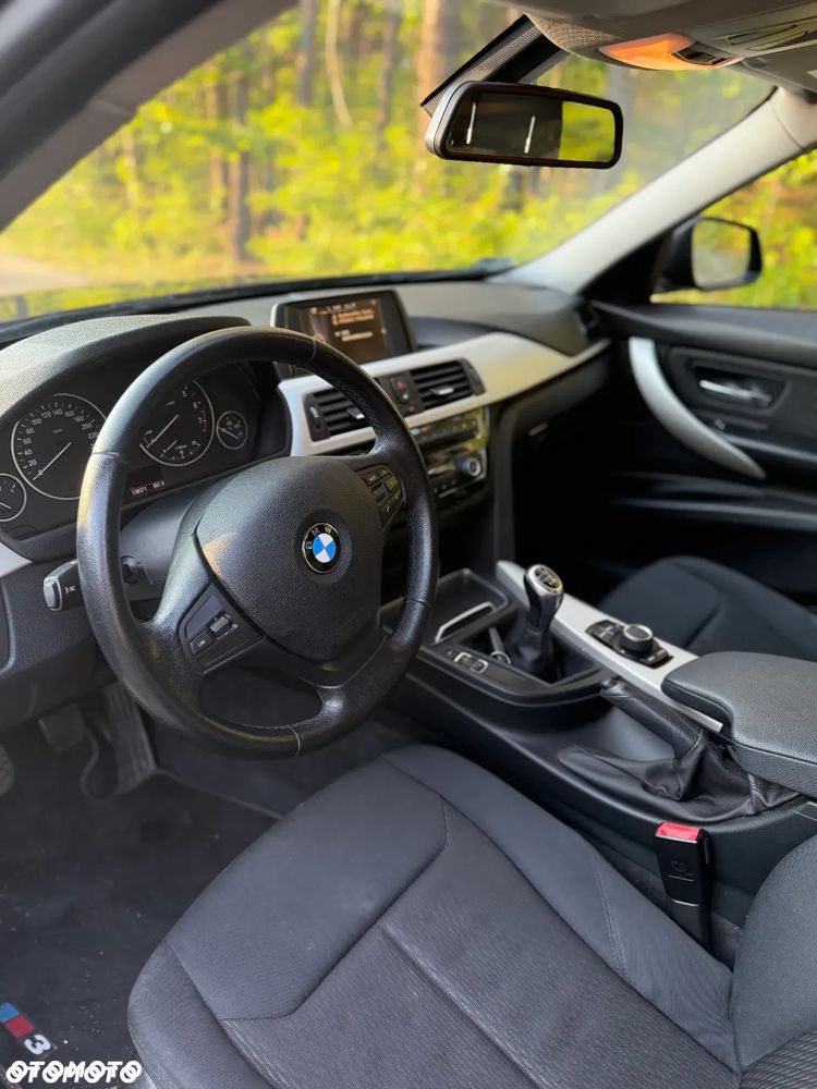 BMW Seria 3 318i - 6