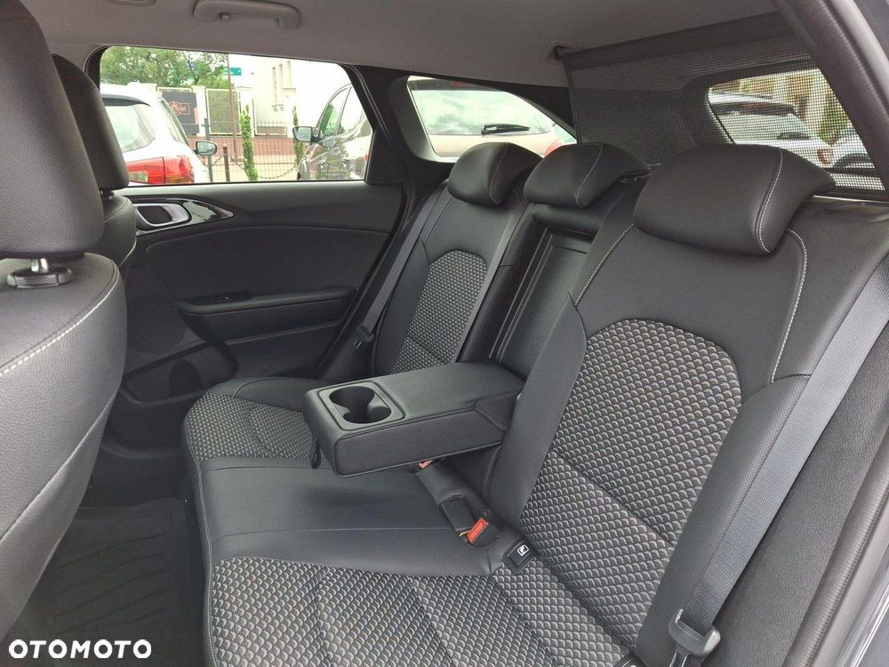 Kia Ceed 1.5 T-GDI Tribute - 16