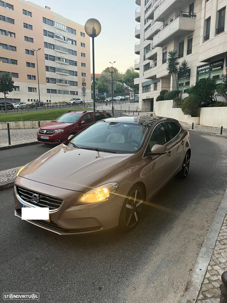 Volvo V40 2.0 D2 Summum - 2