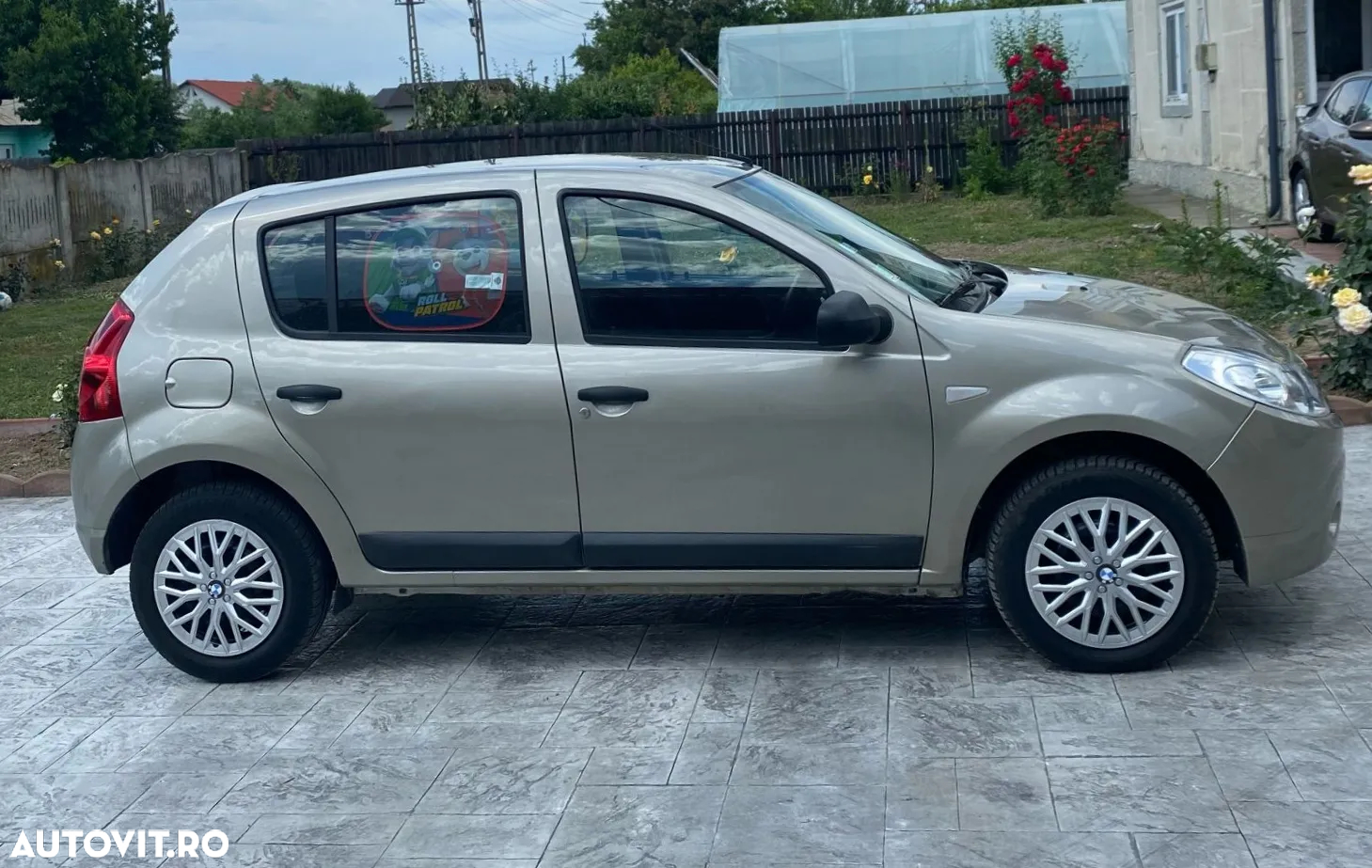 Dacia Sandero - 8