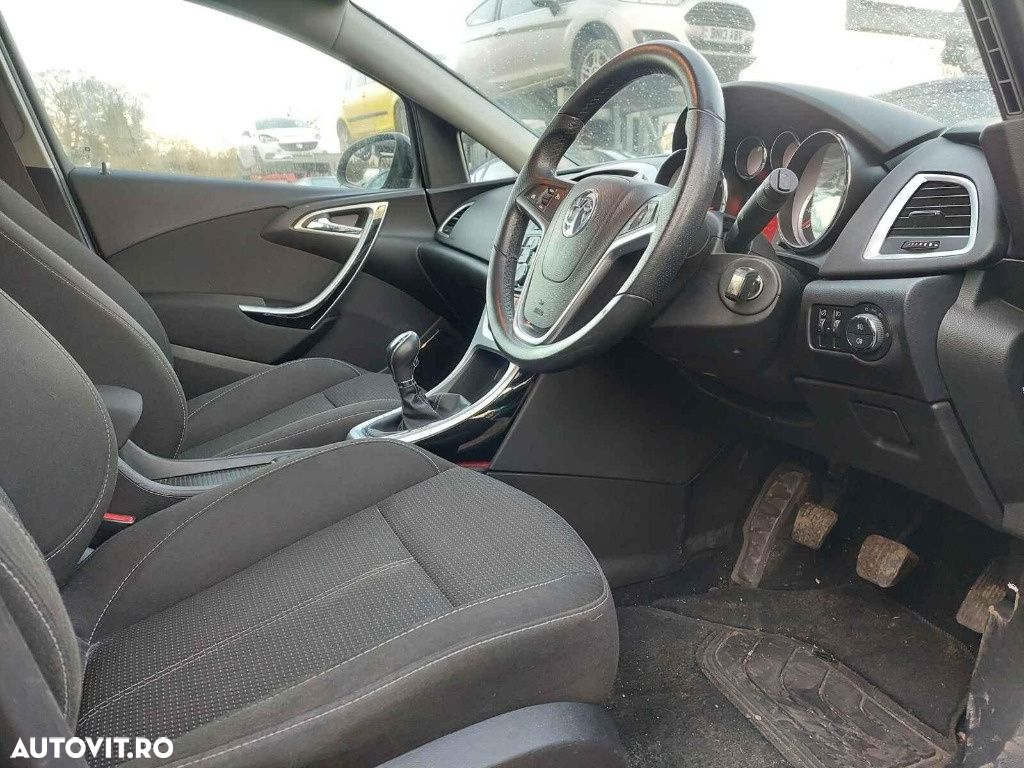 Set fete usi Opel Astra J 2011 HATCHBACK 1.4i A14XER - 11