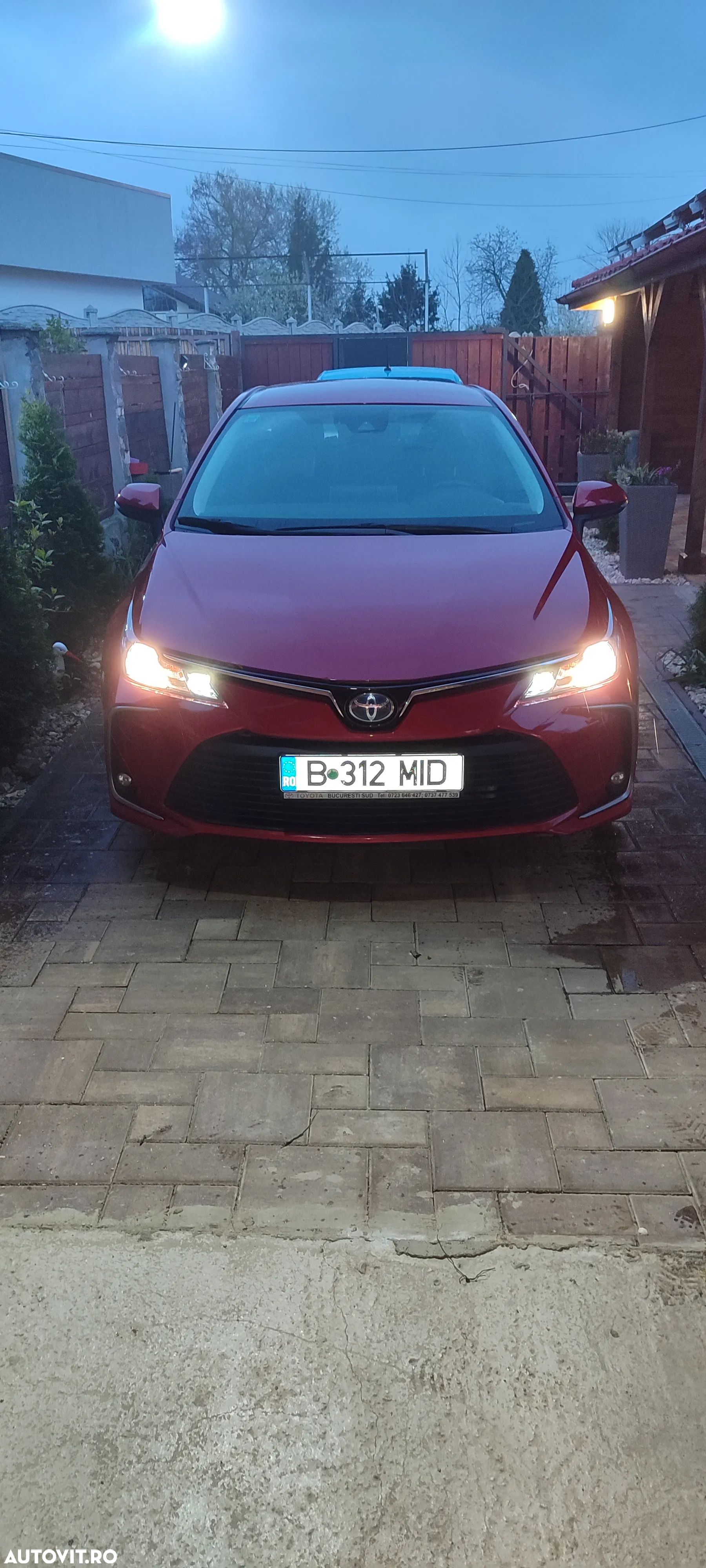 Toyota Corolla 1.8 HSD Dynamic - 1