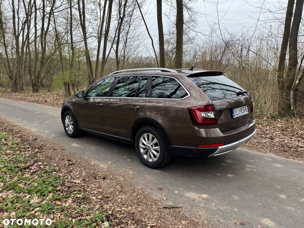 Skoda Octavia 2.0 TDI 4x4 DSG Scout - 4