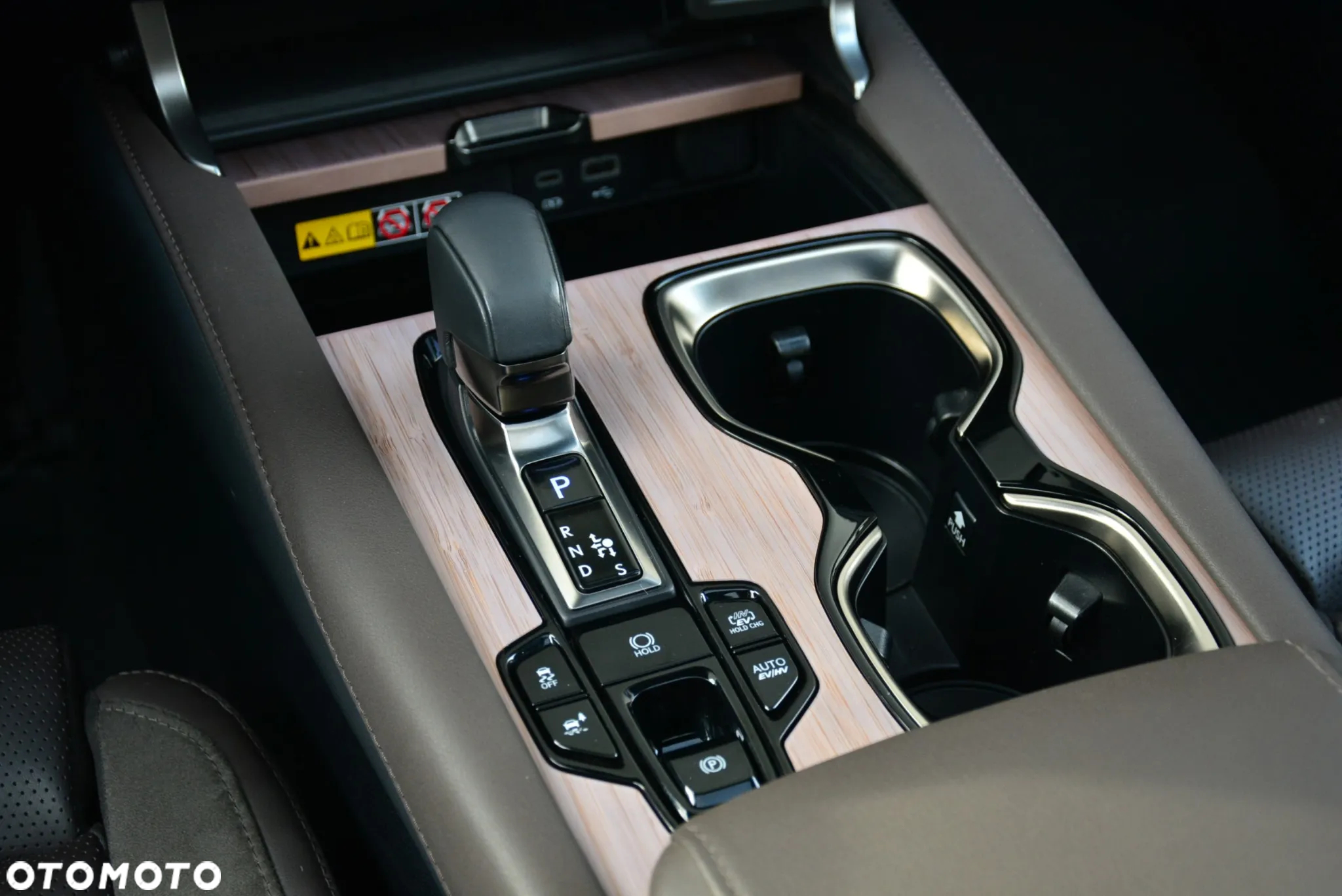 Lexus RX - 16
