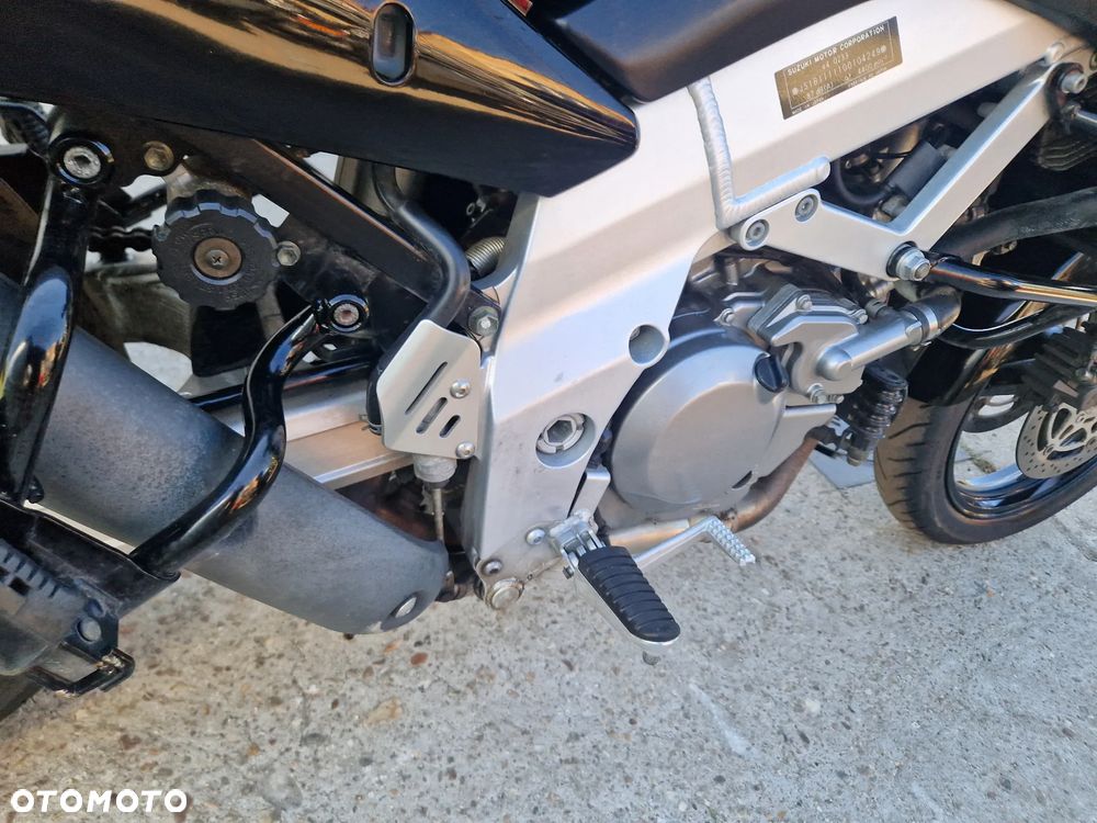 Suzuki V-STROM - 20