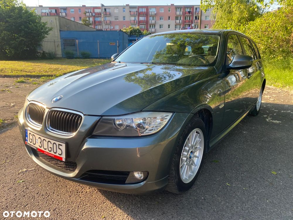 BMW Seria 3 318i - 1