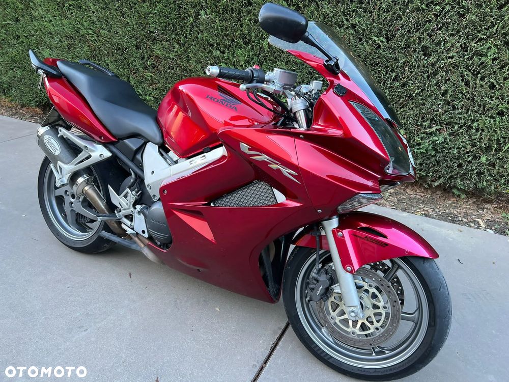 Honda VFR - 3