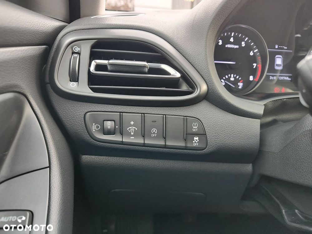 Hyundai i30 1.5 DPI Comfort - 13