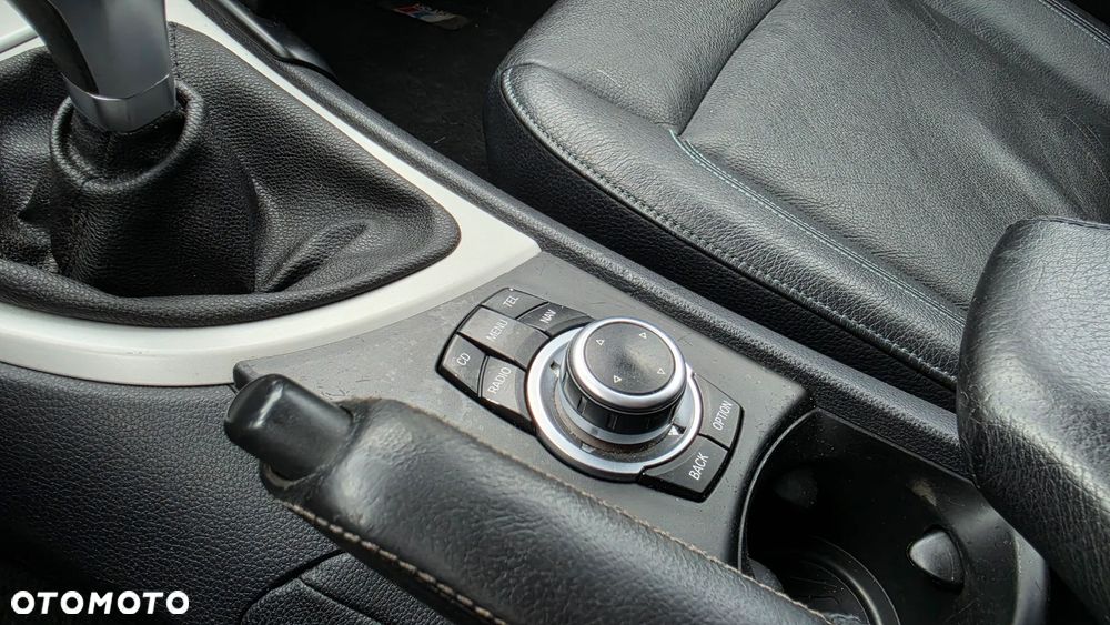 BMW Seria 1 118d - 32