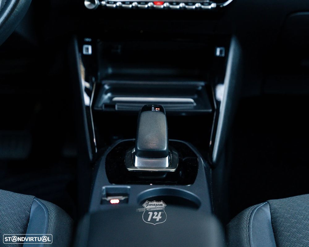 Peugeot e-2008 Allure Pack - 37