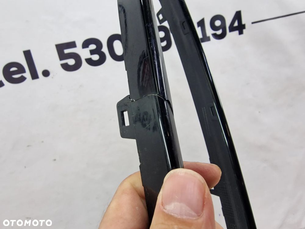 SEAT ATECA 575 16- ATRAPA / GRILL PRZEDNI PRZÓD / RAMKA CZARNA , NR 575854643C , NR AUKCJI GL809 - 20