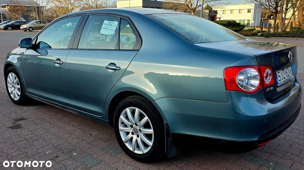 Volkswagen Jetta - 3