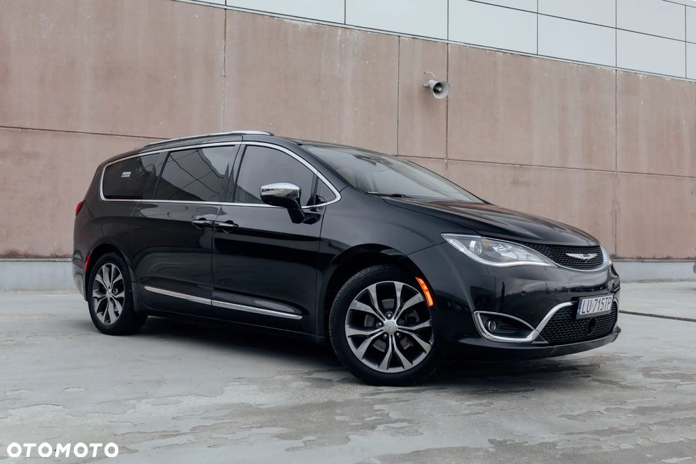 Chrysler Pacifica - 8
