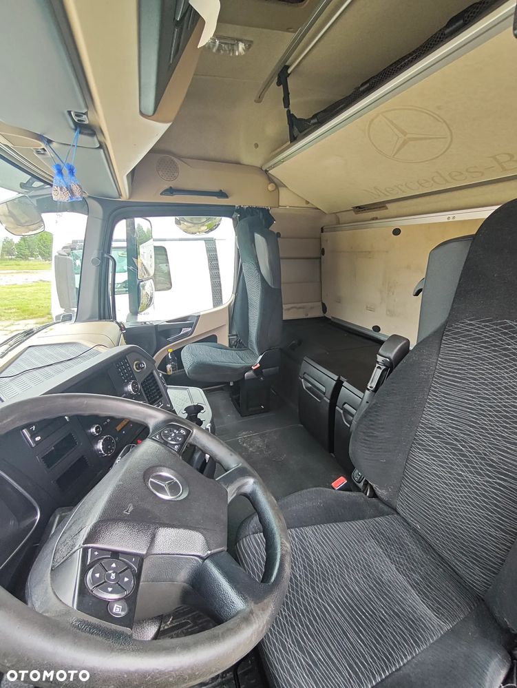 Mercedes-Benz ACTROS - 9