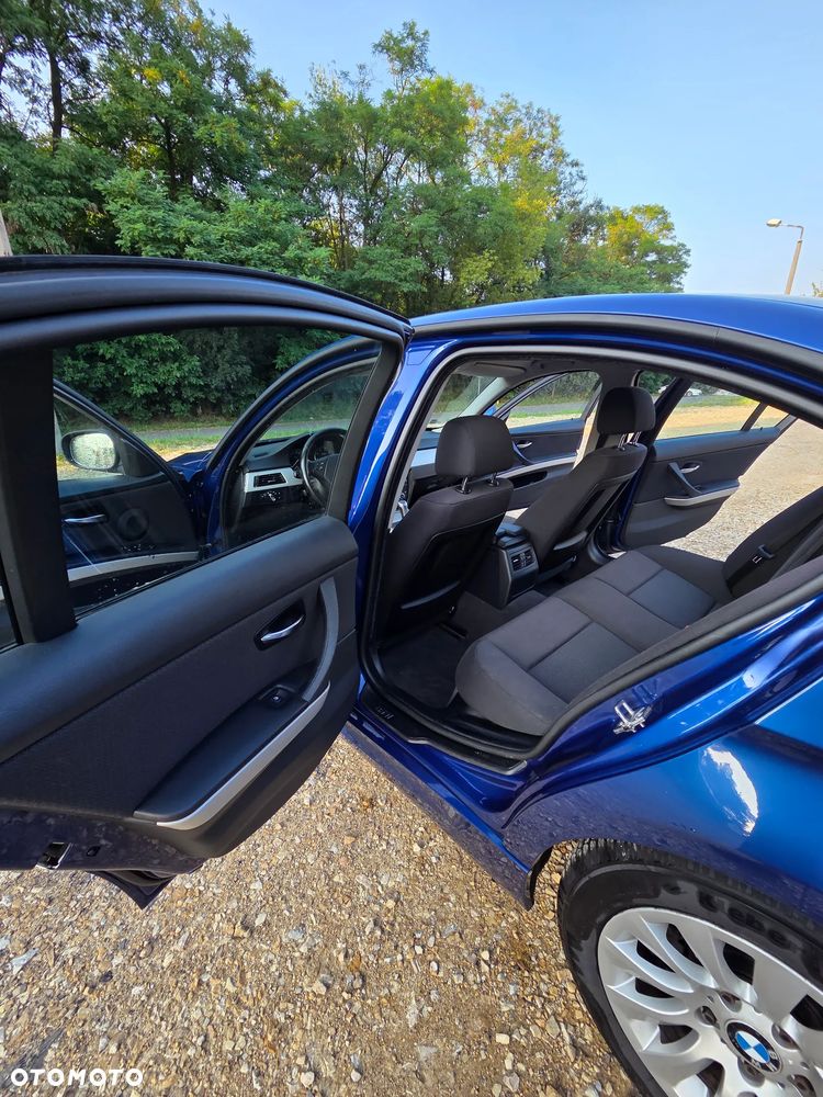 BMW Seria 3 318i - 18