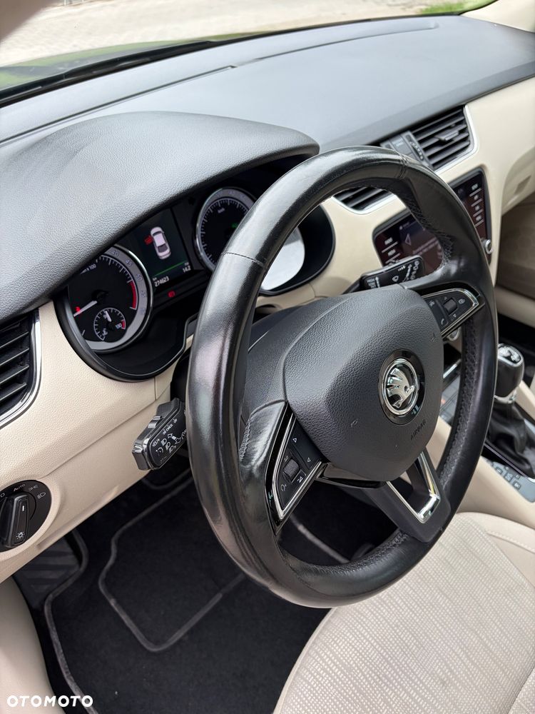Skoda Octavia 2.0 TDI SCR 4x4 Style DSG - 16
