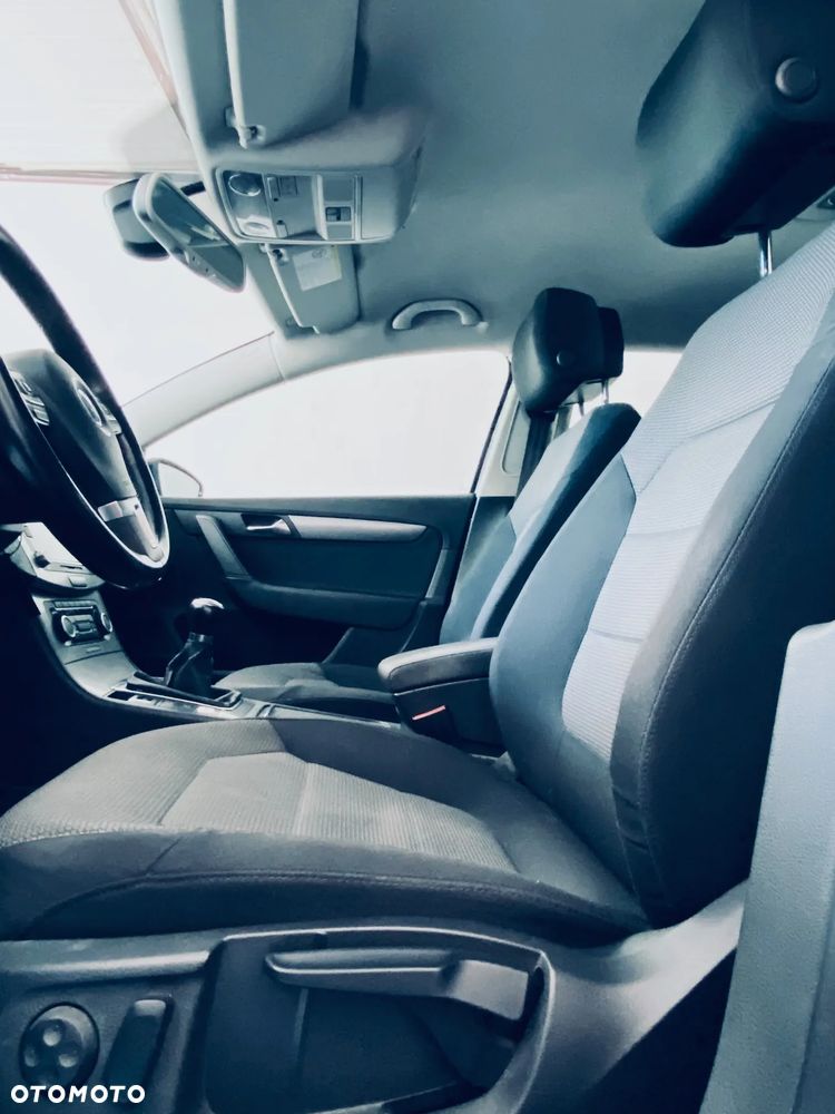 Volkswagen Passat - 9