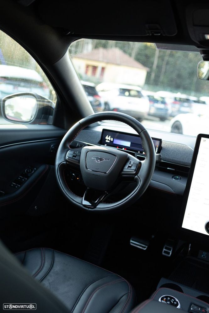 Ford Mustang Mach-E AWD PREMIUM - 2