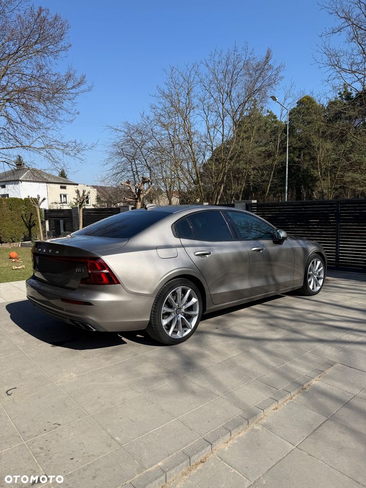 Volvo S60 T6 AWD Momentum Pro - 4