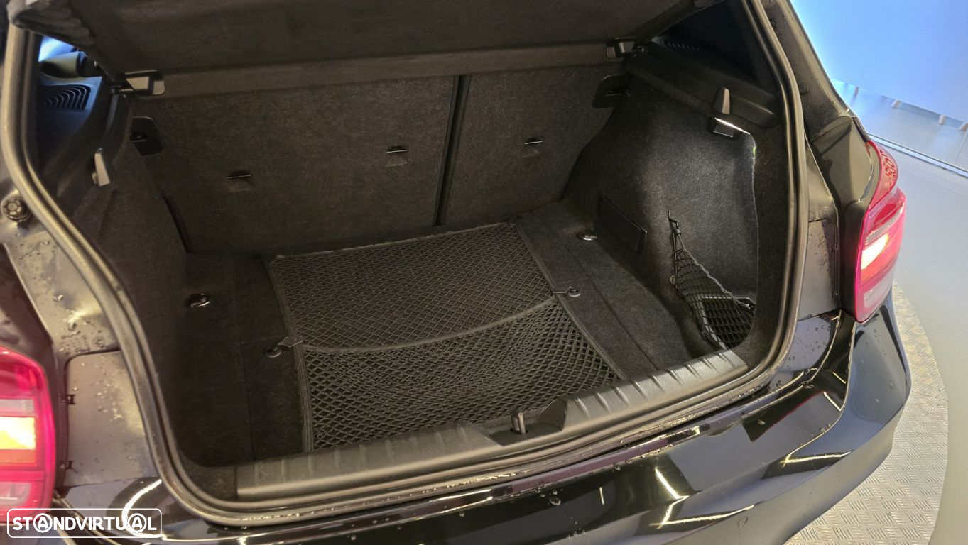 BMW 118 d Pack M - 21