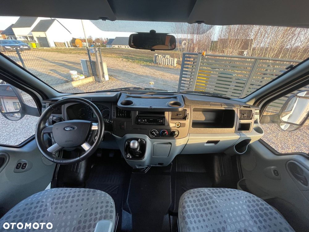 Ford Transit Challenger - 30