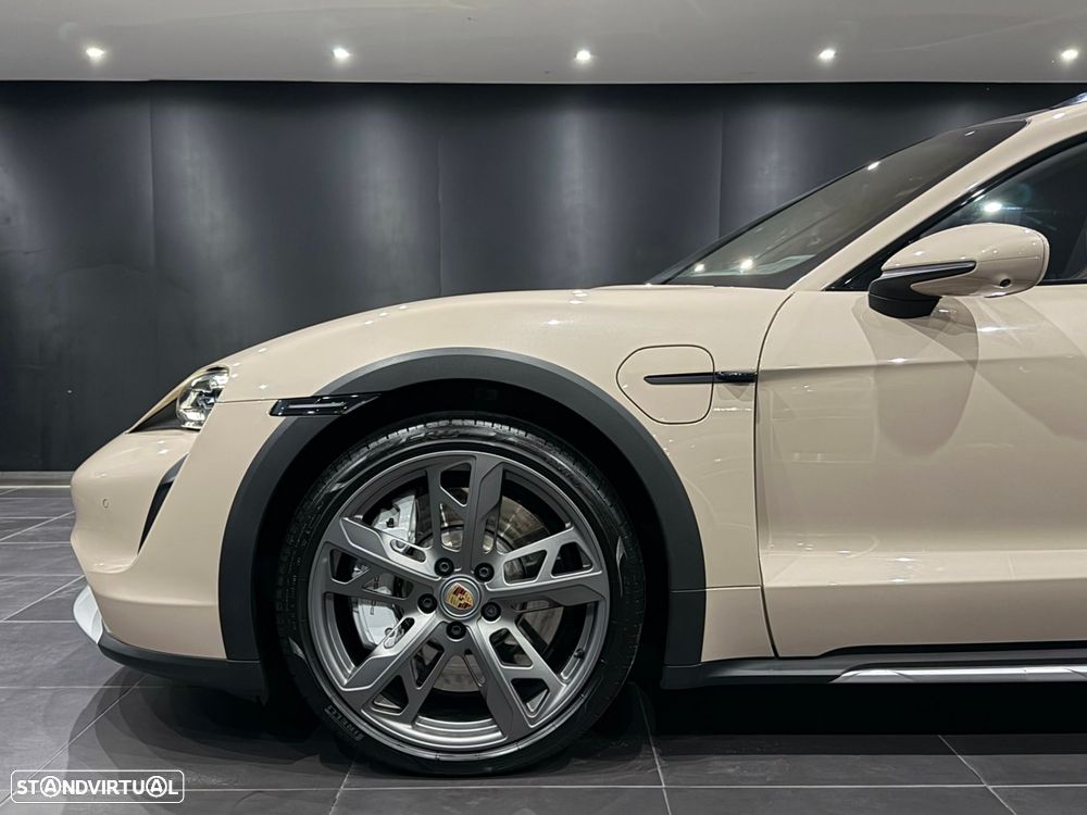 Porsche Taycan Cross Turismo Turbo - 3