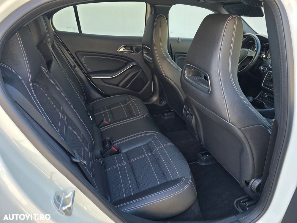 Mercedes-Benz GLA 220 CDI 7G-DCT Urban - 12